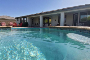 Splendid Vacation Home! Pool, Spa, 2 masters!